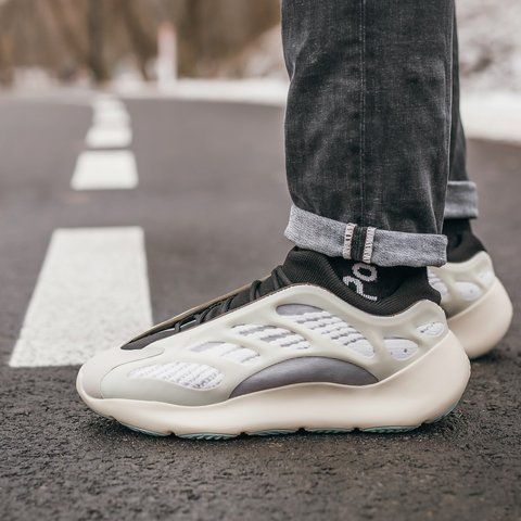 Adidas Yeezy Boost 700 v3 Azael 371-1341803 фото