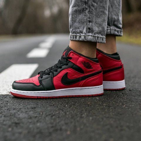 Air Jordan Retro 1 Black Red 1093-1328994 фото