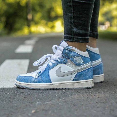 Air Jordan 1 Retro High OG " Hyper Royal" 883-1341742 фото