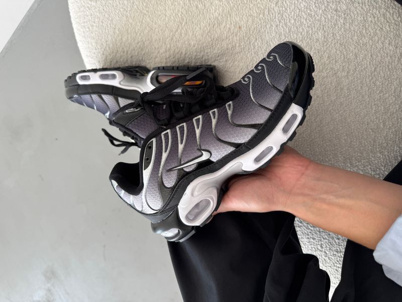 Nike Air Max TN Plus Black/Metallic Silver nik-0502-893497 фото